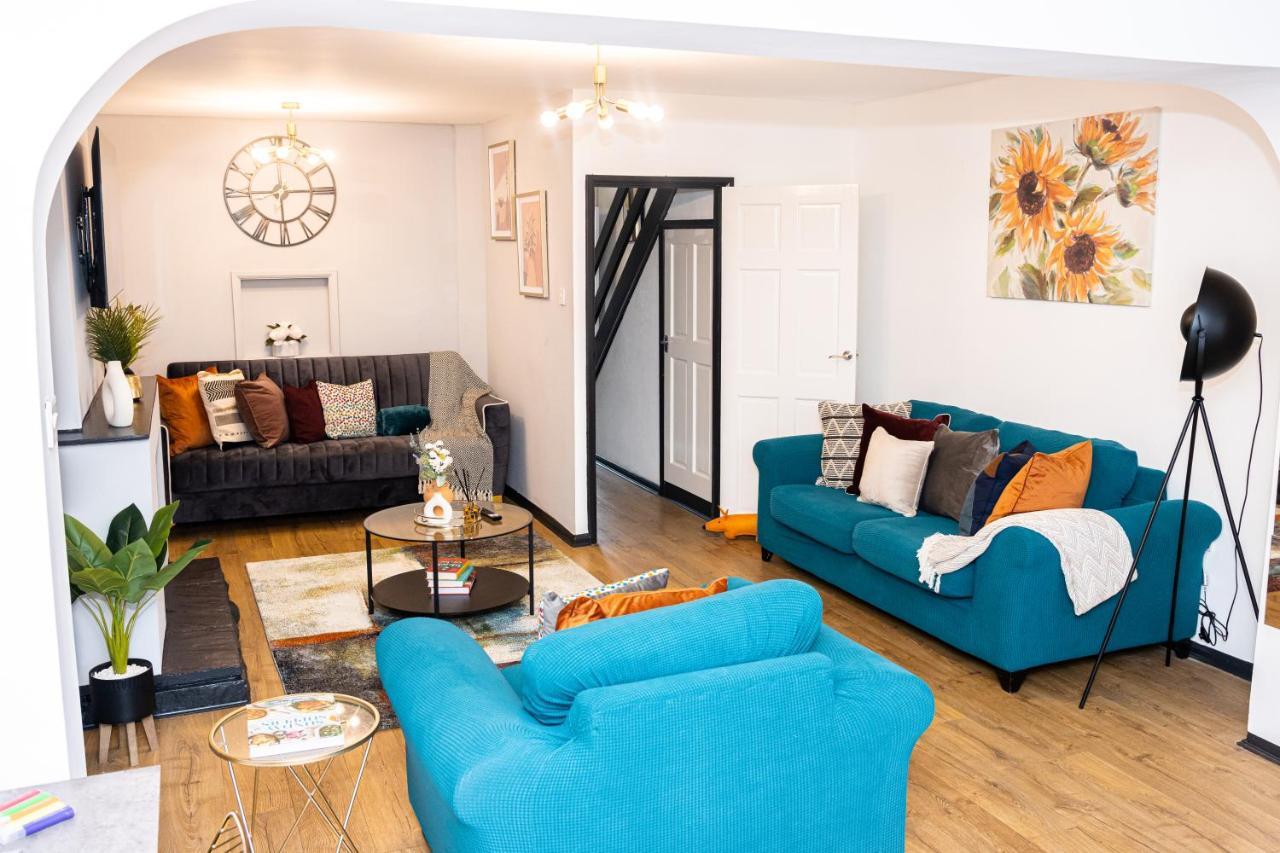 Td Stourb Dudley - Luxurious 3 Bedroom House - Sleeps 7 - Dy1 - Long And Short Stay Brierley Hill Zewnętrze zdjęcie
