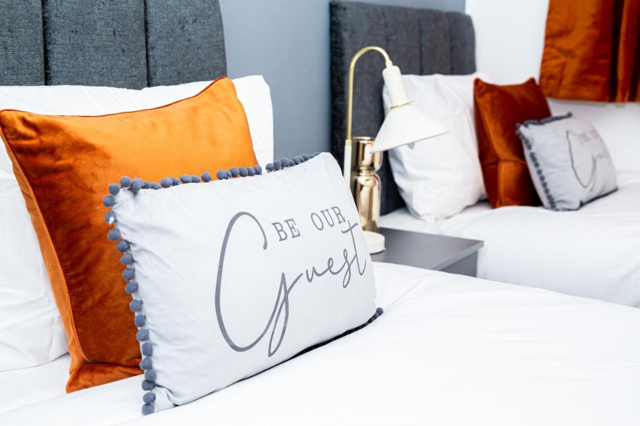 Td Stourb Dudley - Luxurious 3 Bedroom House - Sleeps 7 - Dy1 - Long And Short Stay Brierley Hill Zewnętrze zdjęcie